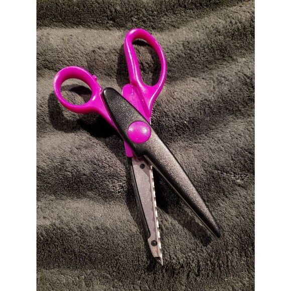 Fiskars Paper Edge Scissors- Scallop Paper Edgers - Picture 4 of 4